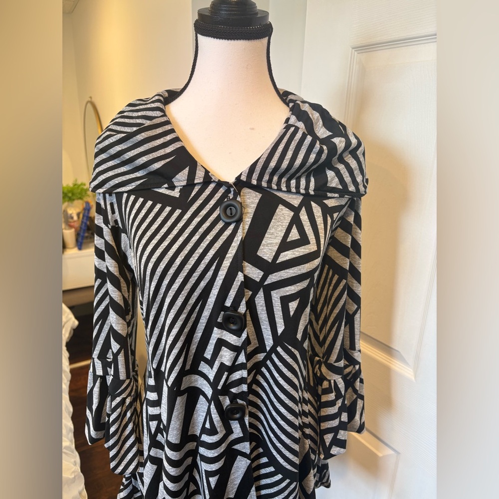 Joseph Ribkoff Geometric Button Front Tunic Top Size 8 - Picture 2 of 7